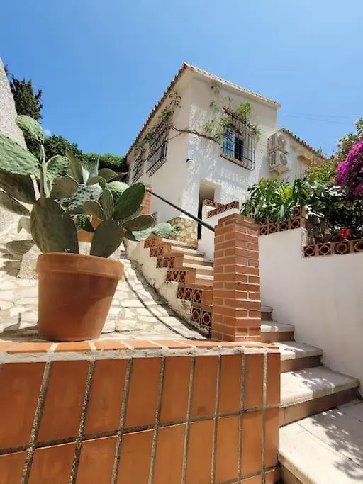 Villa Lina - Andalusian 3-Bedroom Villa With Pool & Ocean View Malaga